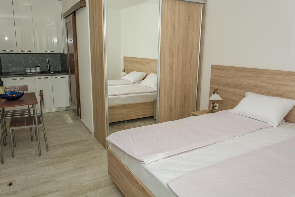 Apartmani Mendula Budva Bagian luar foto