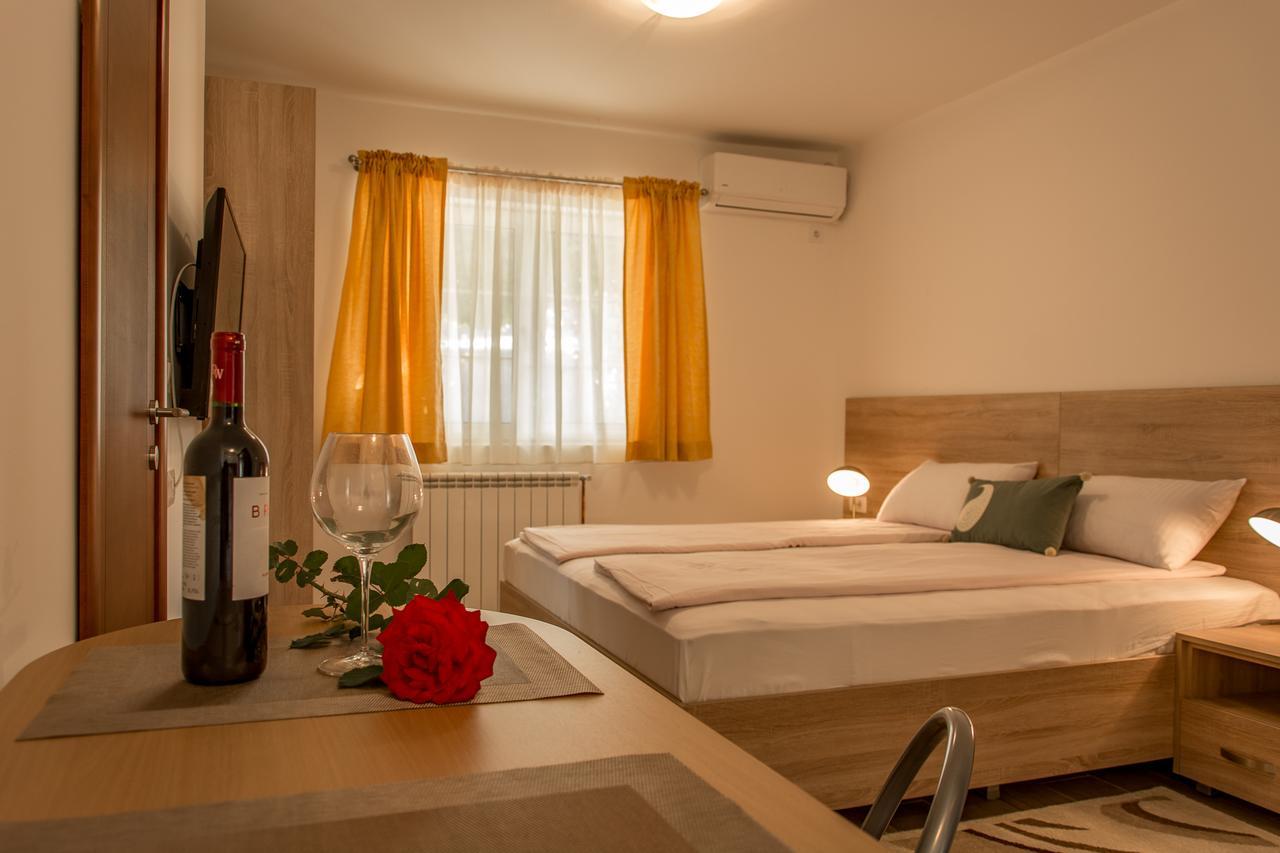 Apartmani Mendula Budva Bagian luar foto